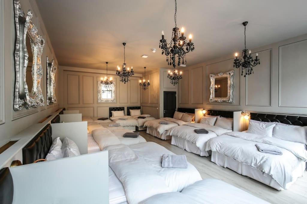 The V.I.P Suite - Sleeps 24! Best For Large Groups Liverpool Luaran gambar
