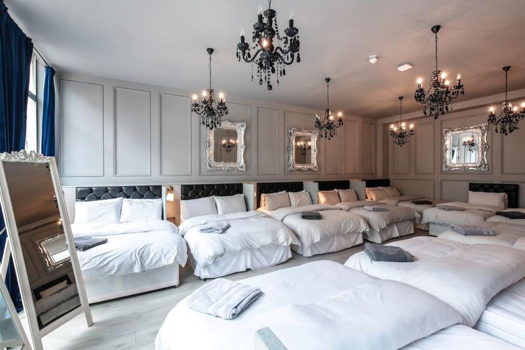 The V.I.P Suite - Sleeps 24! Best For Large Groups Liverpool Luaran gambar