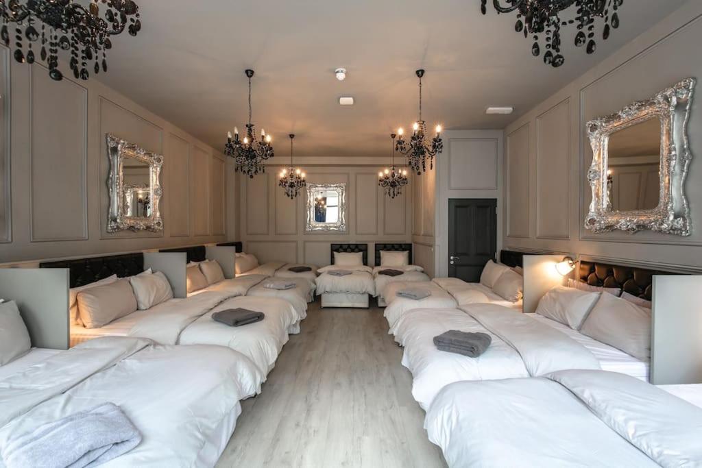 The V.I.P Suite - Sleeps 24! Best For Large Groups Liverpool Luaran gambar