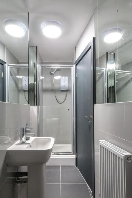 The V.I.P Suite - Sleeps 24! Best For Large Groups Liverpool Luaran gambar