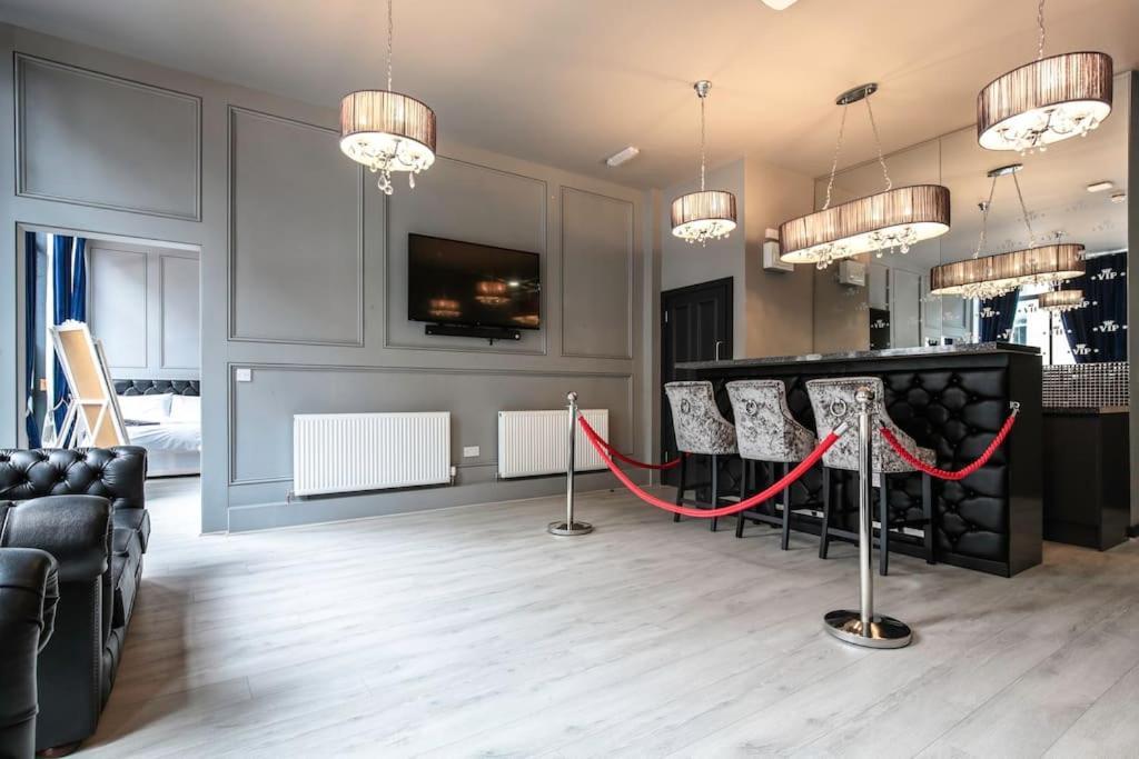 The V.I.P Suite - Sleeps 24! Best For Large Groups Liverpool Luaran gambar