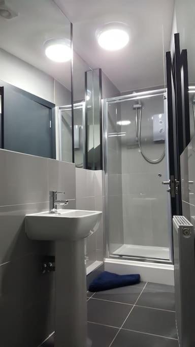 The V.I.P Suite - Sleeps 24! Best For Large Groups Liverpool Luaran gambar