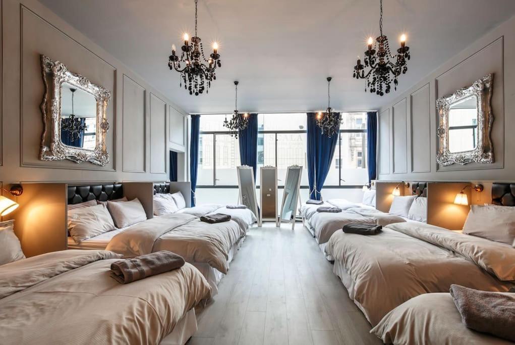 The V.I.P Suite - Sleeps 24! Best For Large Groups Liverpool Luaran gambar